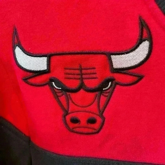 Men's Chicago Bulls G-III Sports by Carl Banks Red/Black Size Small - Picture 2 of 10